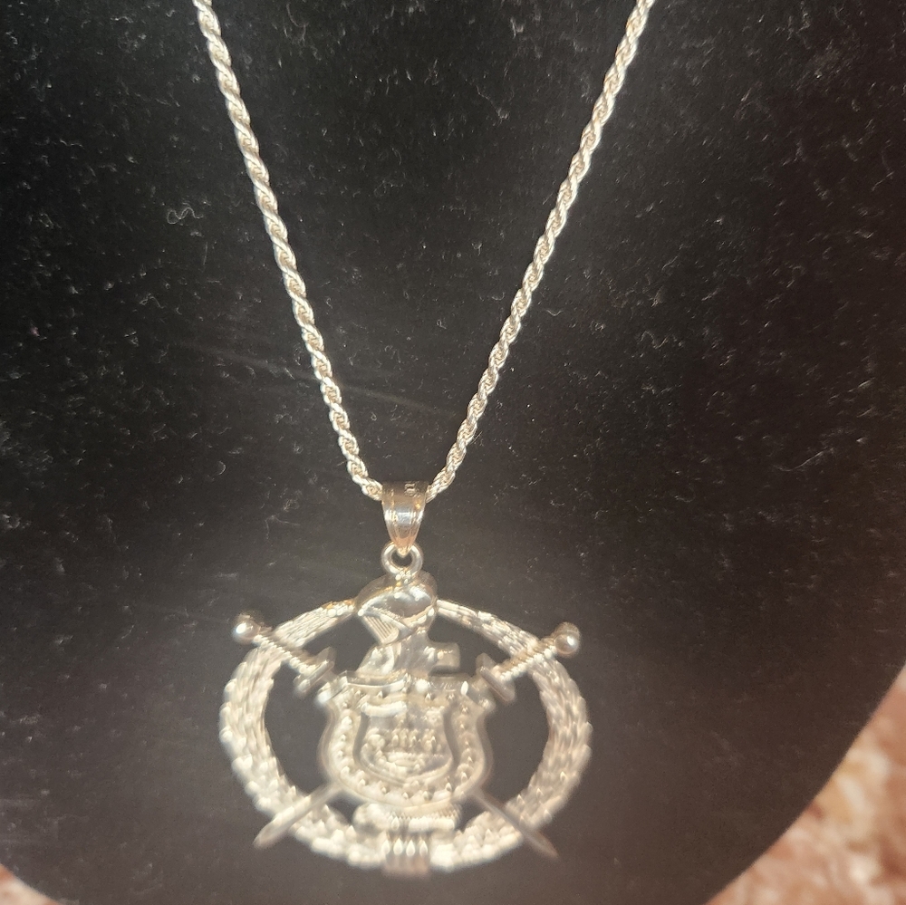 Cresent - Picture 3 of 4